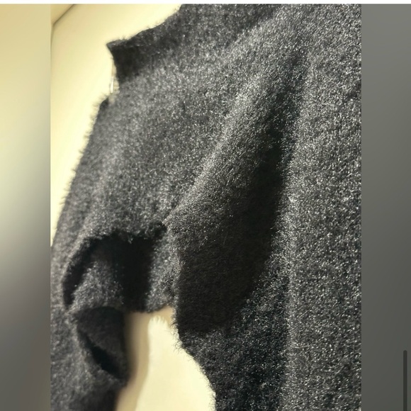 Jet Black Pullover Scarf Arm Warmer
Mock Turtleneck Crop Medium - Picture 5 of 5